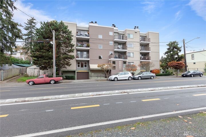 3045 20th Ave W 411  Seattle WA 98199 photo