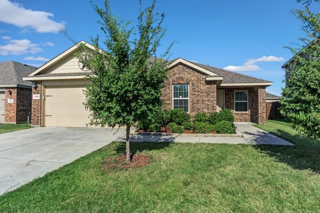 Property Photo: 1125 River Oak Lane TX 75189