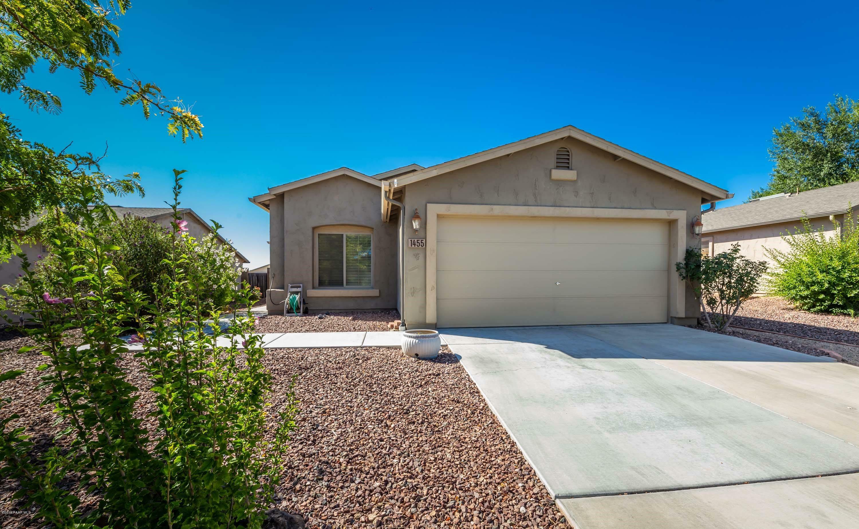 Property Photo:  1455 Taft Avenue  AZ 86323 