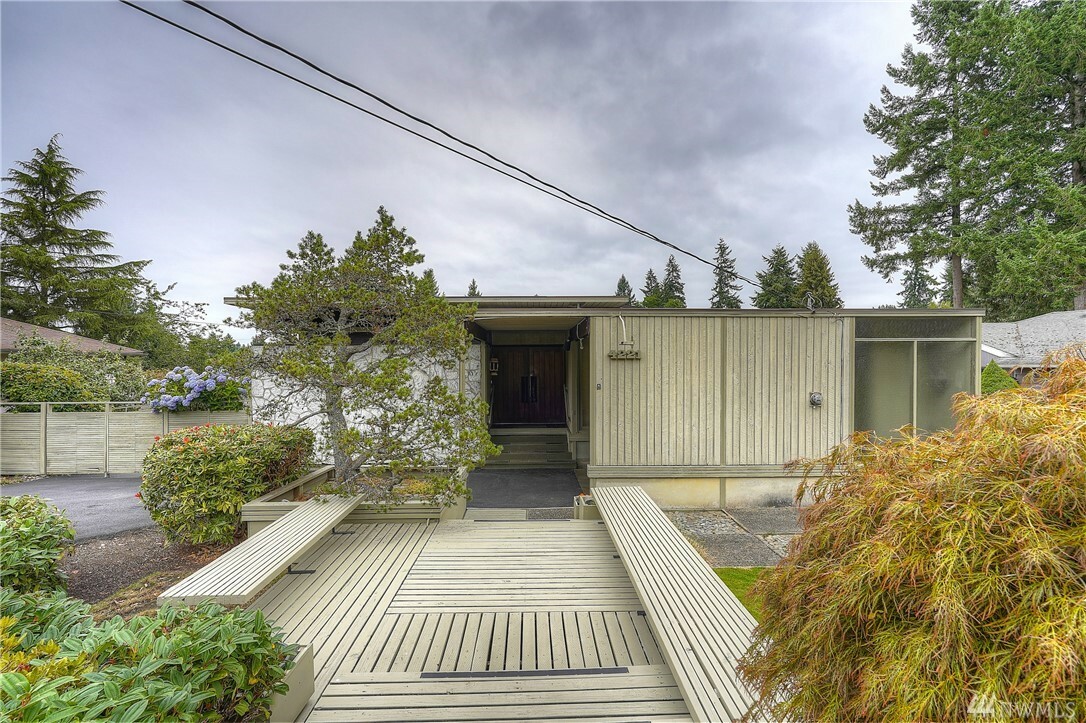 Property Photo:  4221 Arbordale Ave W  WA 98466 