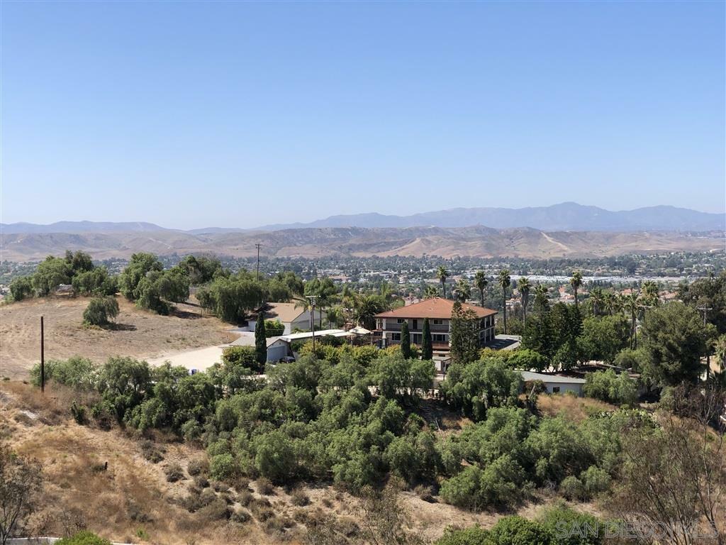 Property Photo:  4503 Kittiwake Way  CA 92057 