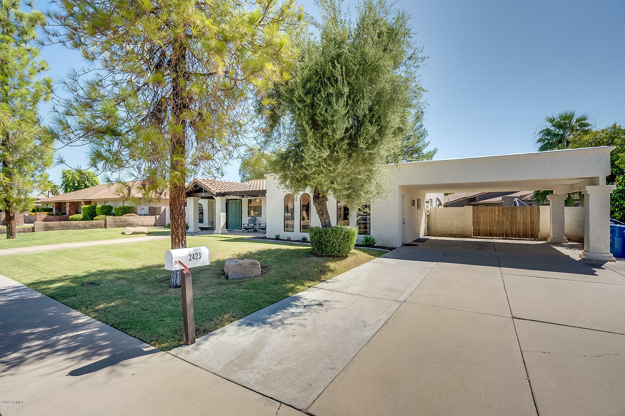 Property Photo:  2423 E Ivy Street  AZ 85213 