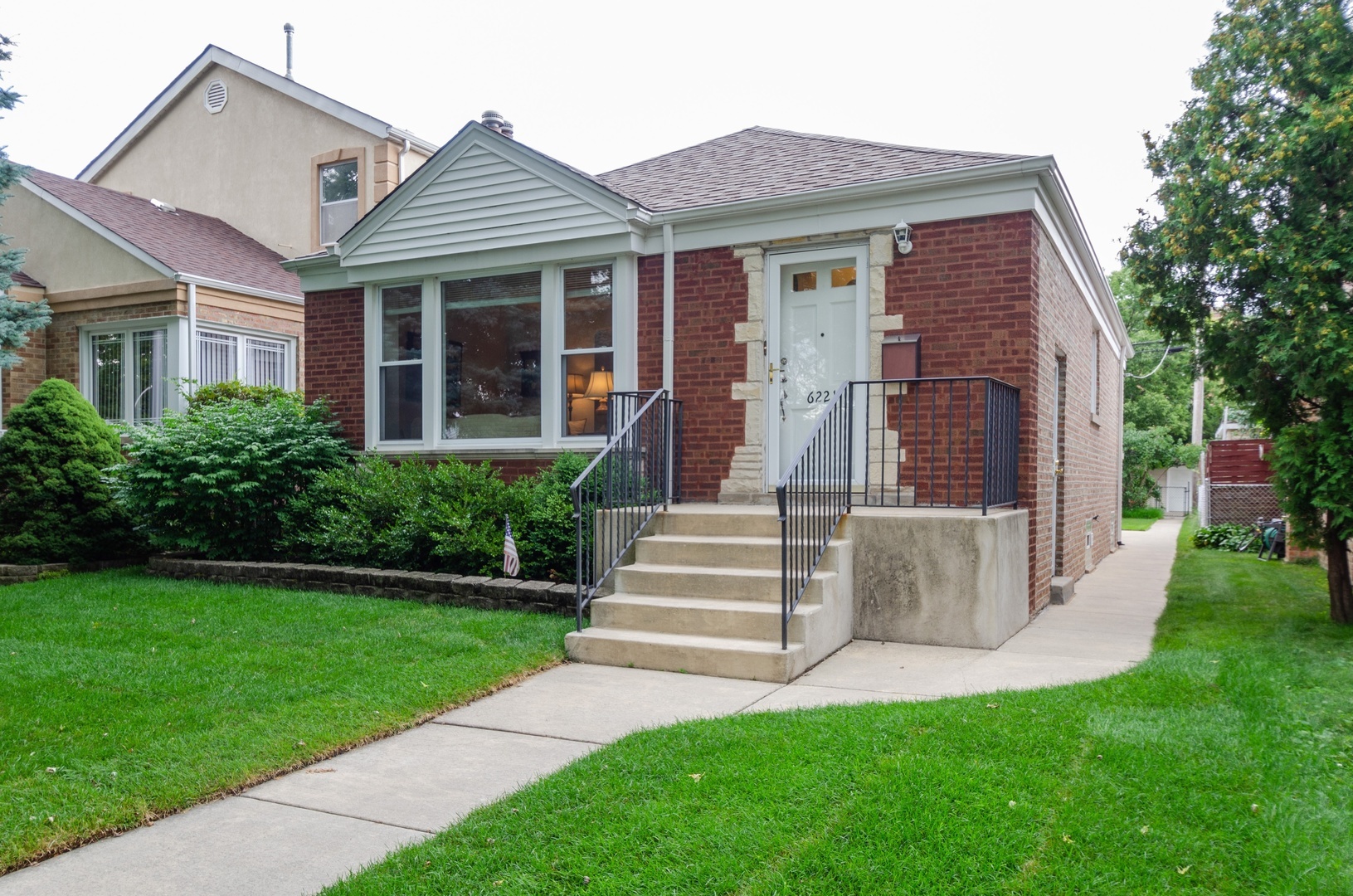 Property Photo:  6221 North Kedvale Avenue  IL 60646 