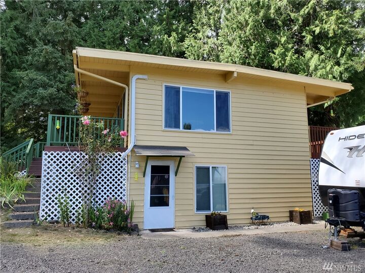Property Photo: 560 E Pickering Dr WA 98584