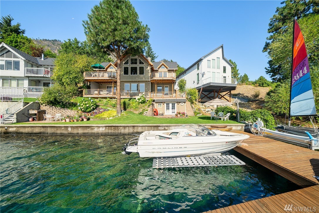 Property Photo:  15902 S Lakeshore Rd  WA 98816 