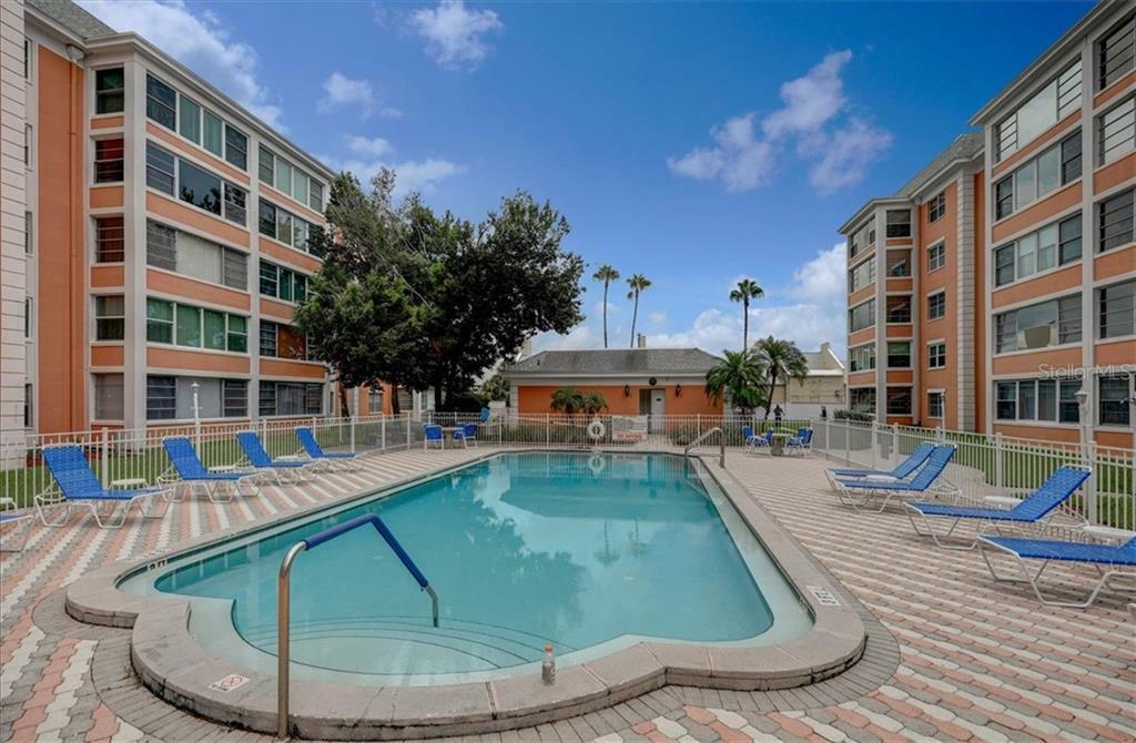 Property Photo: 6800 20th Avenue N 107 FL 33710