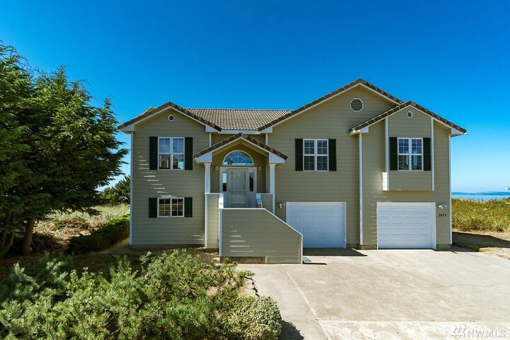 2013 West Beach Rd  Oak Harbor WA 98277 photo