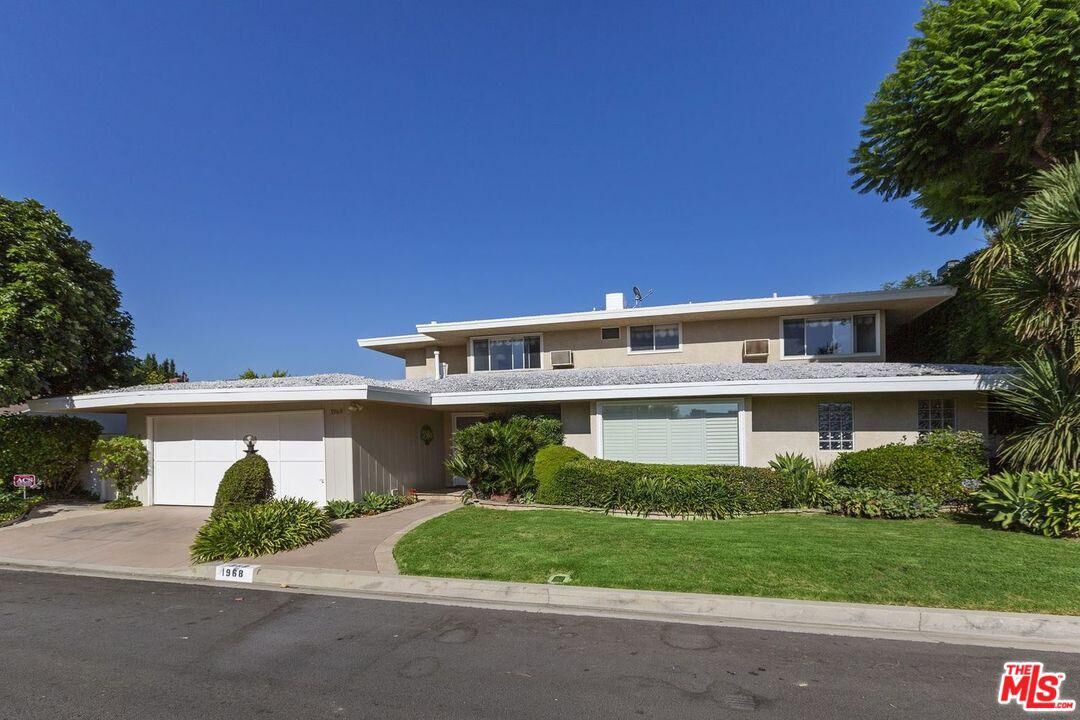 Property Photo:  1968 Linda Flora Dr  CA 90077 