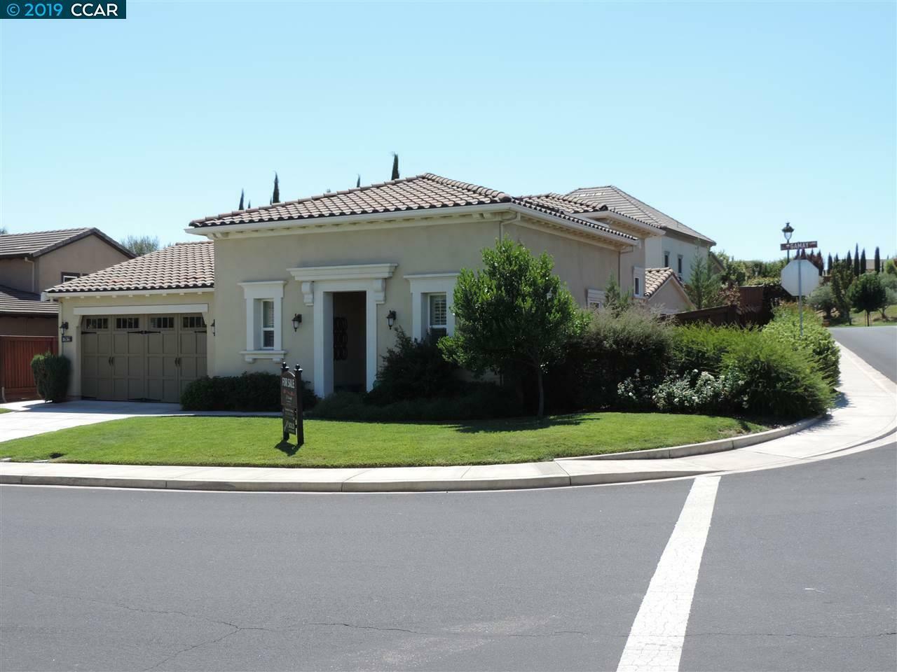 Property Photo: 1636 Gamay Ln CA 94513-4331