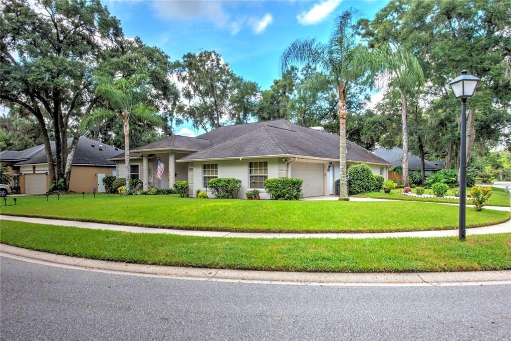 Property Photo: 220 Forest Trail FL 32765