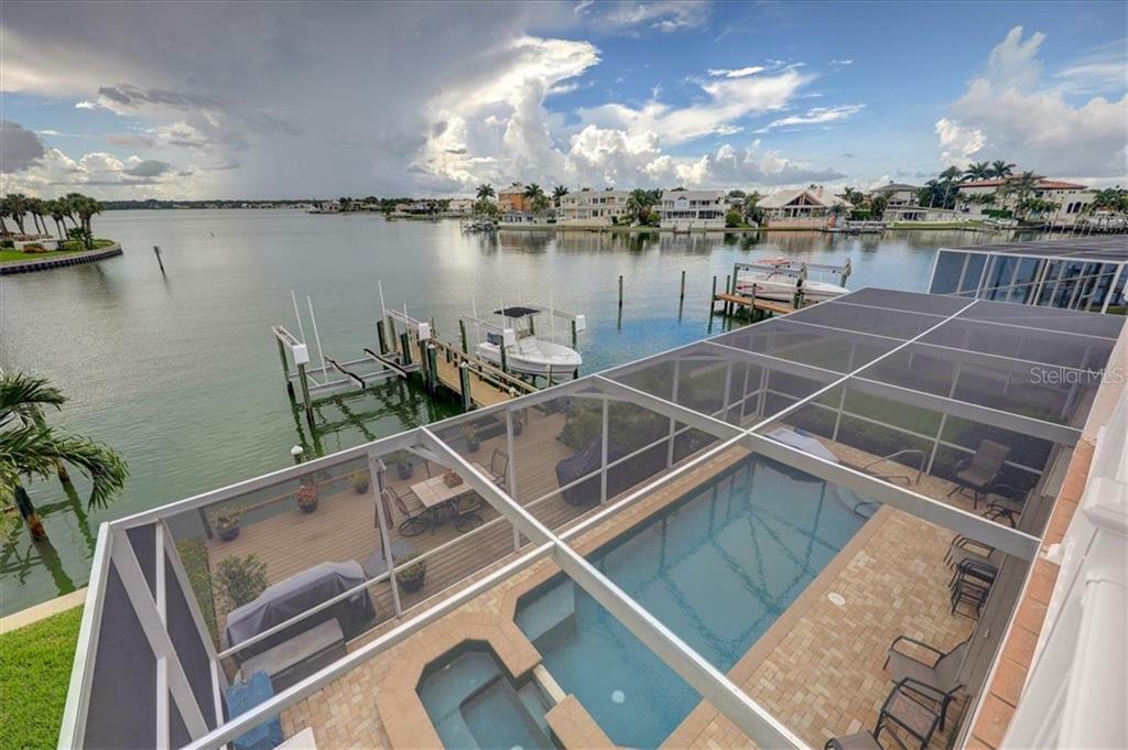 Property Photo:  1635 Sand Key Estates Court  FL 33767 