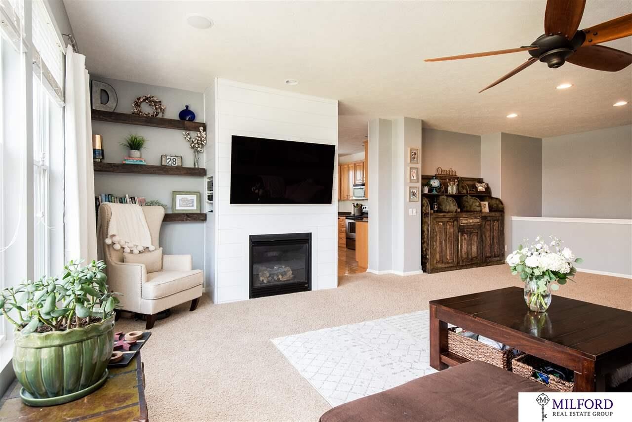 Property Photo:  1710 Hardwood  NE 68046 