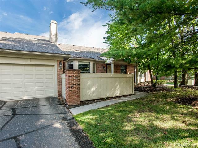 7300 Green Farm Road  West Bloomfield Twp MI 48322 photo