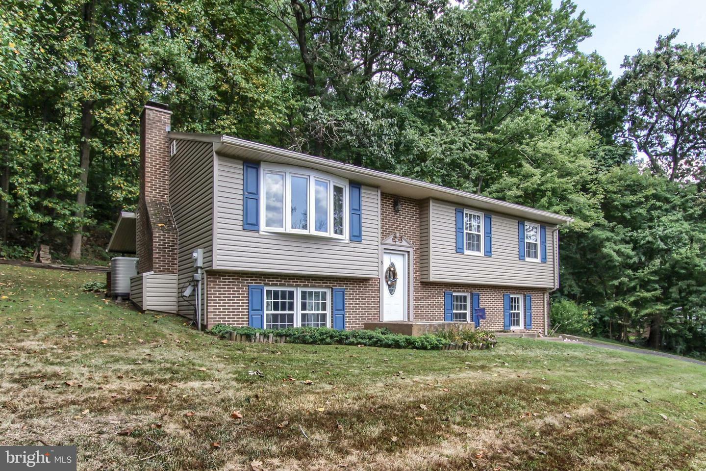 Property Photo:  5 Dicken Drive  PA 17053 