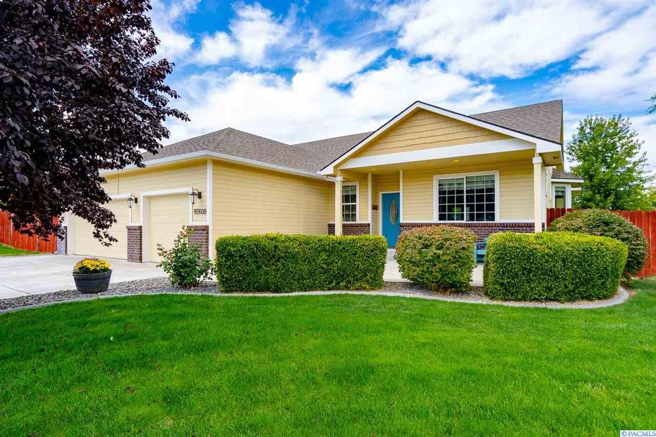 Property Photo: 97608 E Brooklyn Drive WA 99336