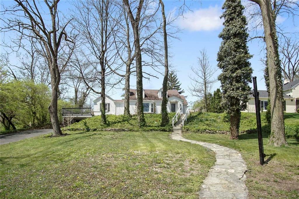 Property Photo: 1427 Devereux Drive OH 45419