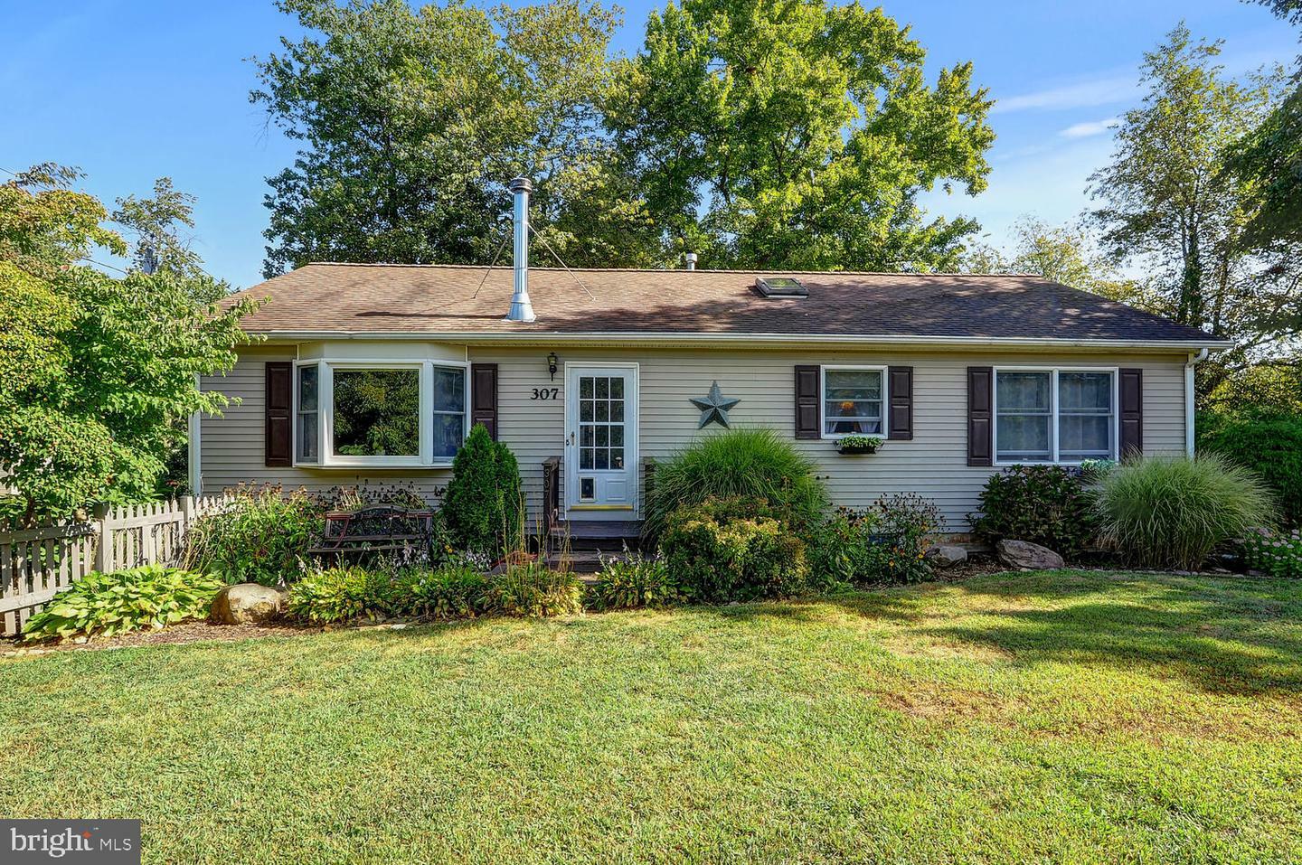 Property Photo:  307 Ridge Boulevard  NJ 08540 