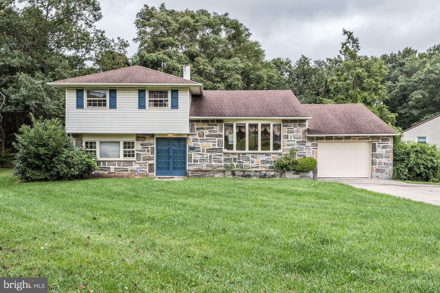 Property Photo:  230 Stephen Drive  NJ 08077 