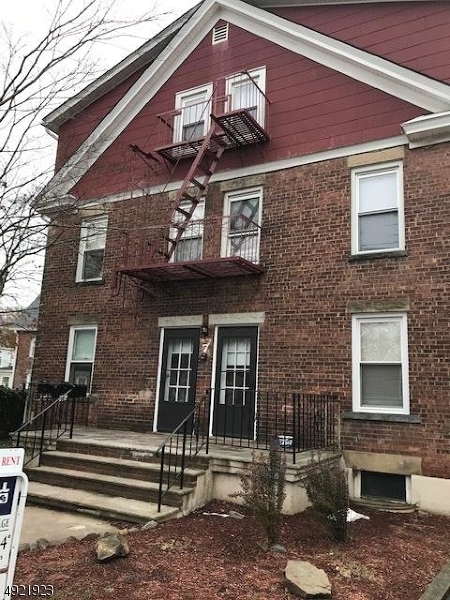 Property Photo: 7 Community Pl 1R NJ 07940