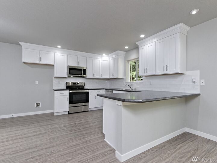 Property Photo: 1126 Ellinor Ave WA 98584