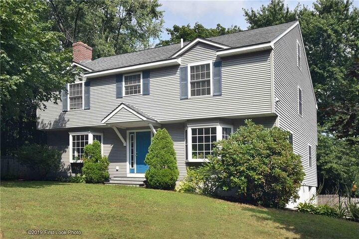 101 Sleepy Hollow Dr  Cumberland RI 02864 photo