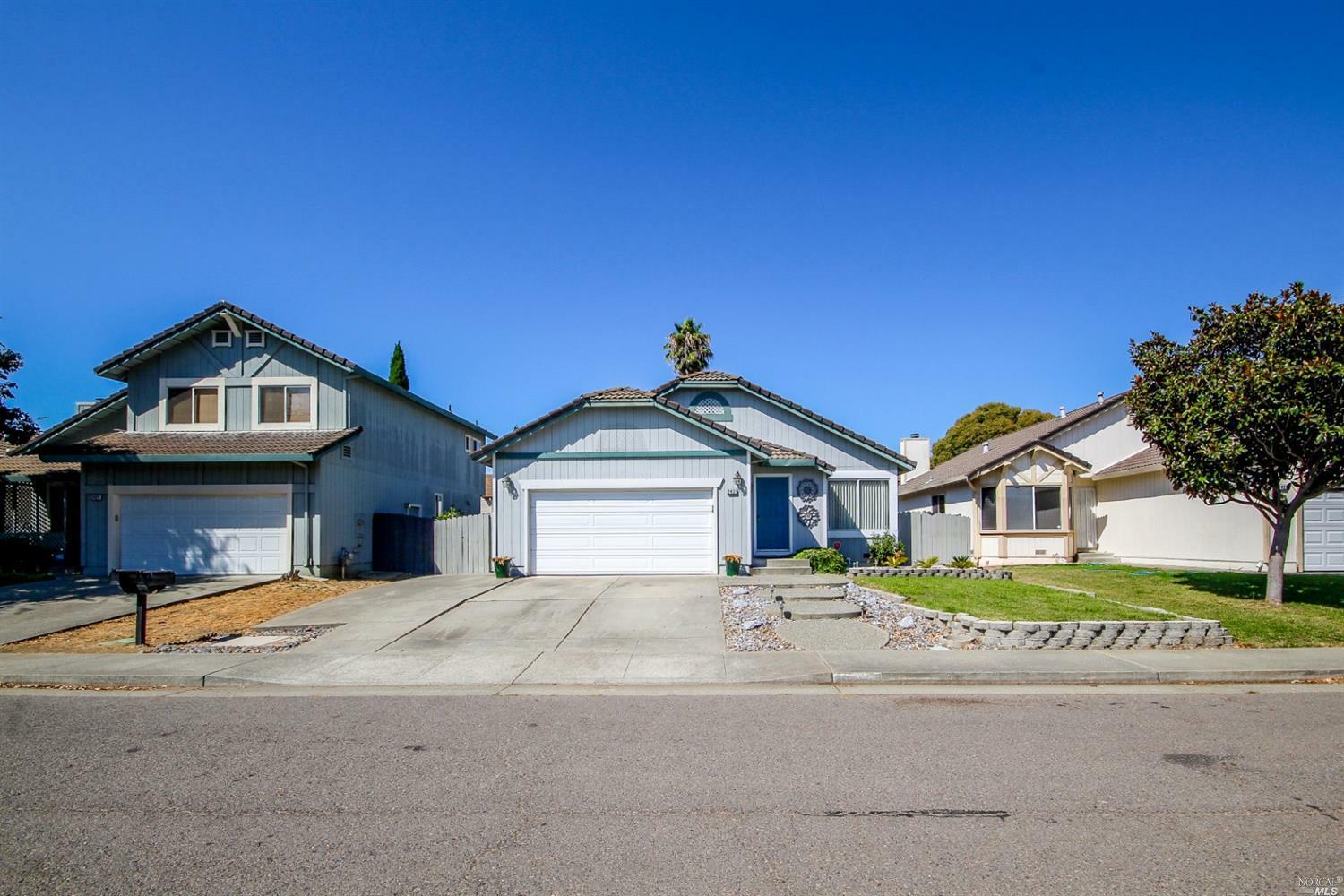 Property Photo:  2431 Dawn Way  CA 94533 