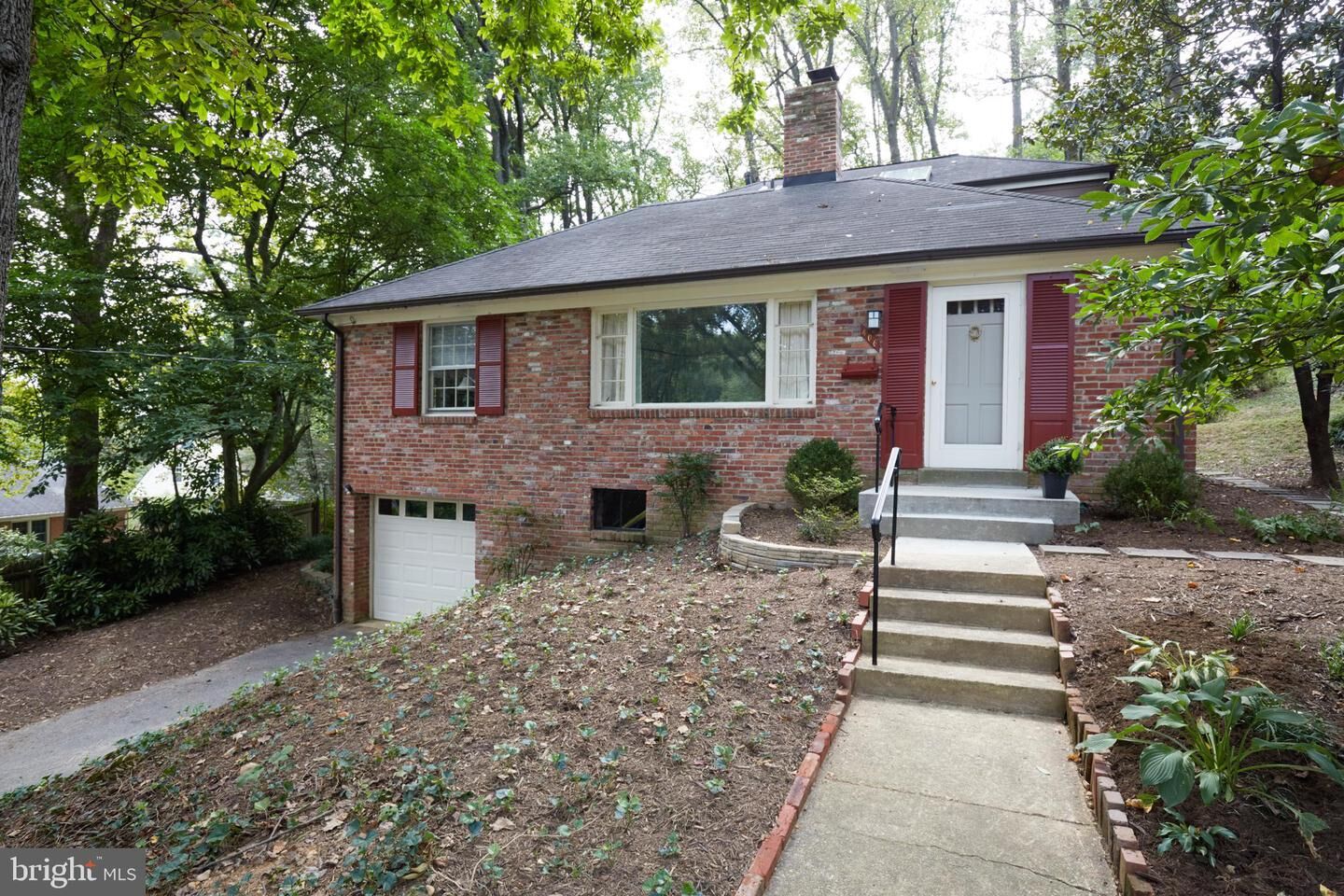 Property Photo:  406 W Alexandria Avenue  VA 22302 