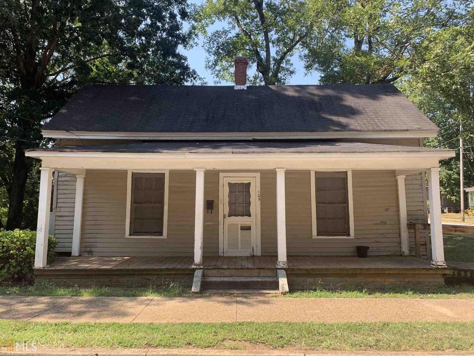 Property Photo:  105 Avenue G  GA 30286 