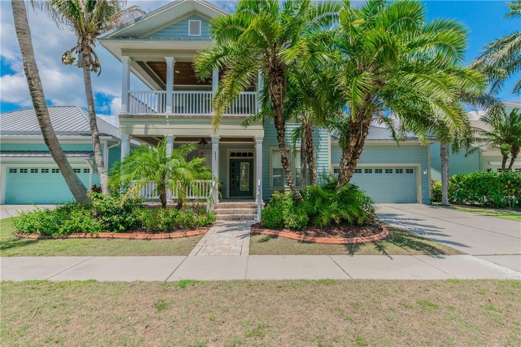 Property Photo: 428 Islebay Drive FL 33572