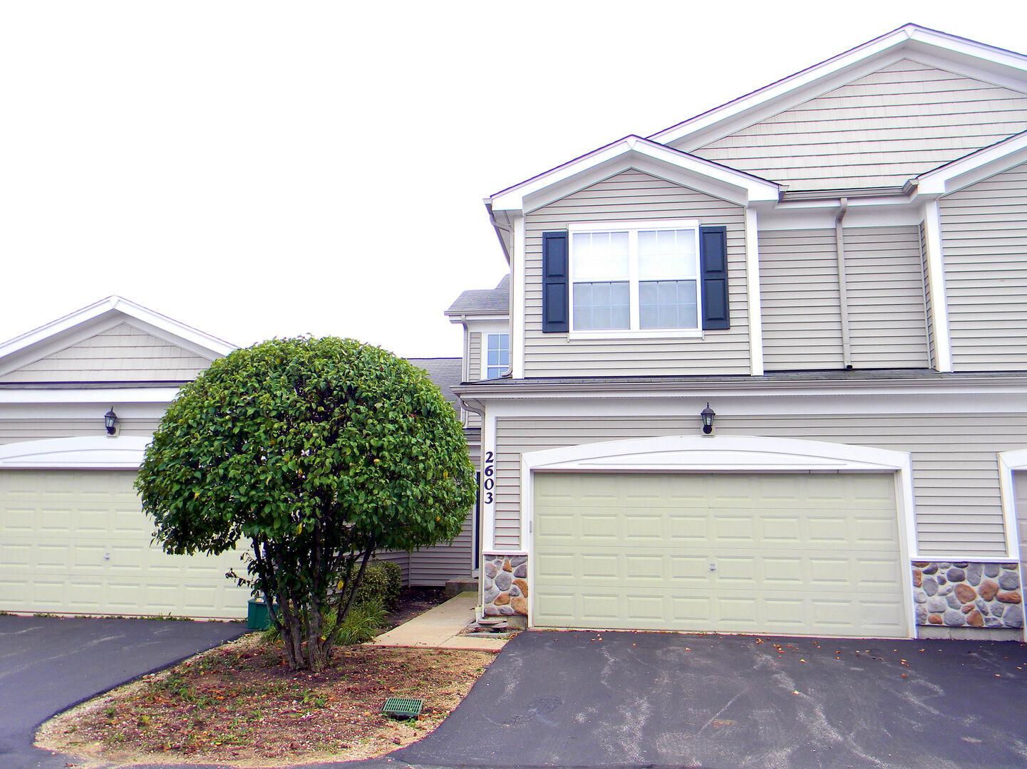 Property Photo: 2603 Kendall Crossing IL 60051