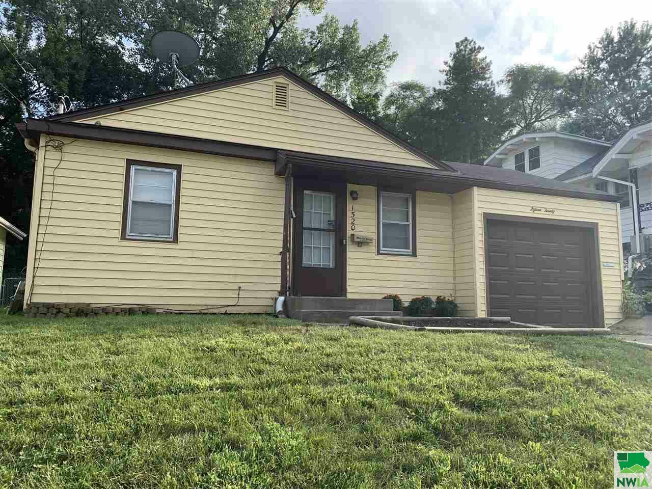 Property Photo:  1520 27th St.  IA 51104 