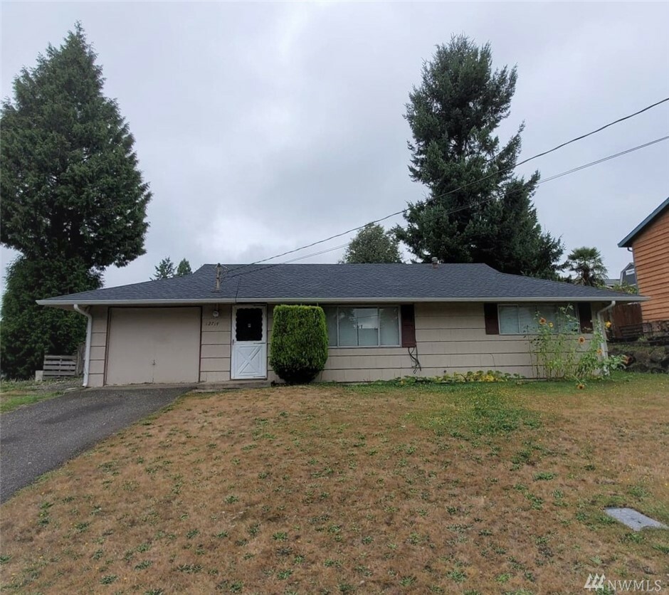 Property Photo:  12714 SE 171st Place  WA 98058 