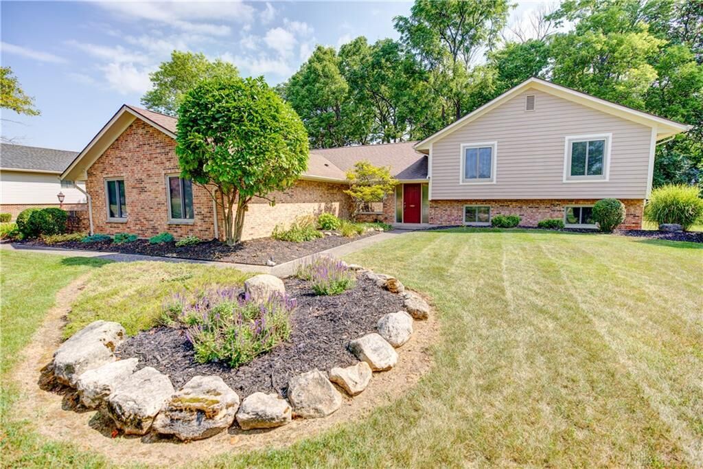 Property Photo: 7382 Tamarind Trail OH 45459