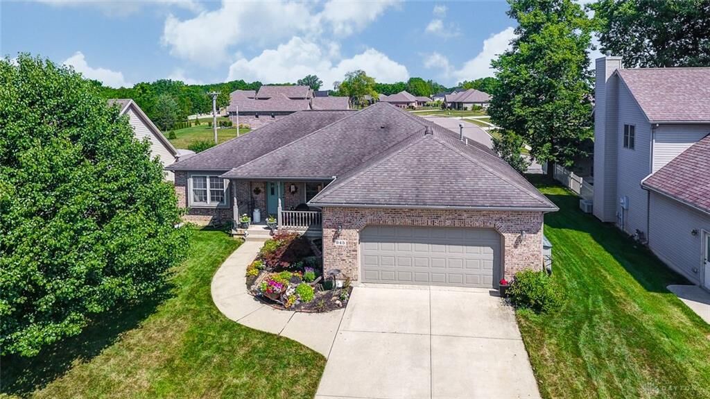 Property Photo: 945 Oak Hill Court OH 45373