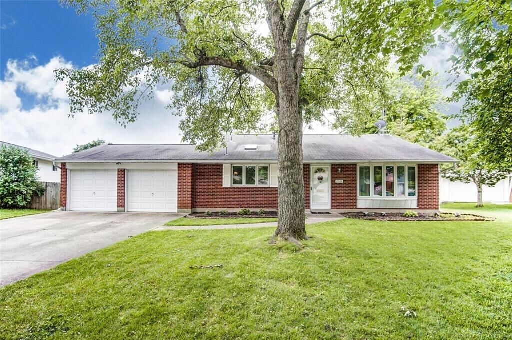 Property Photo: 2584 Santa Rosa Drive OH 45440