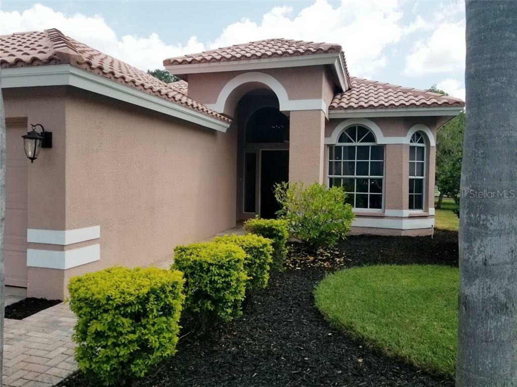 Property Photo:  609 Kingsmill Court  FL 34677 