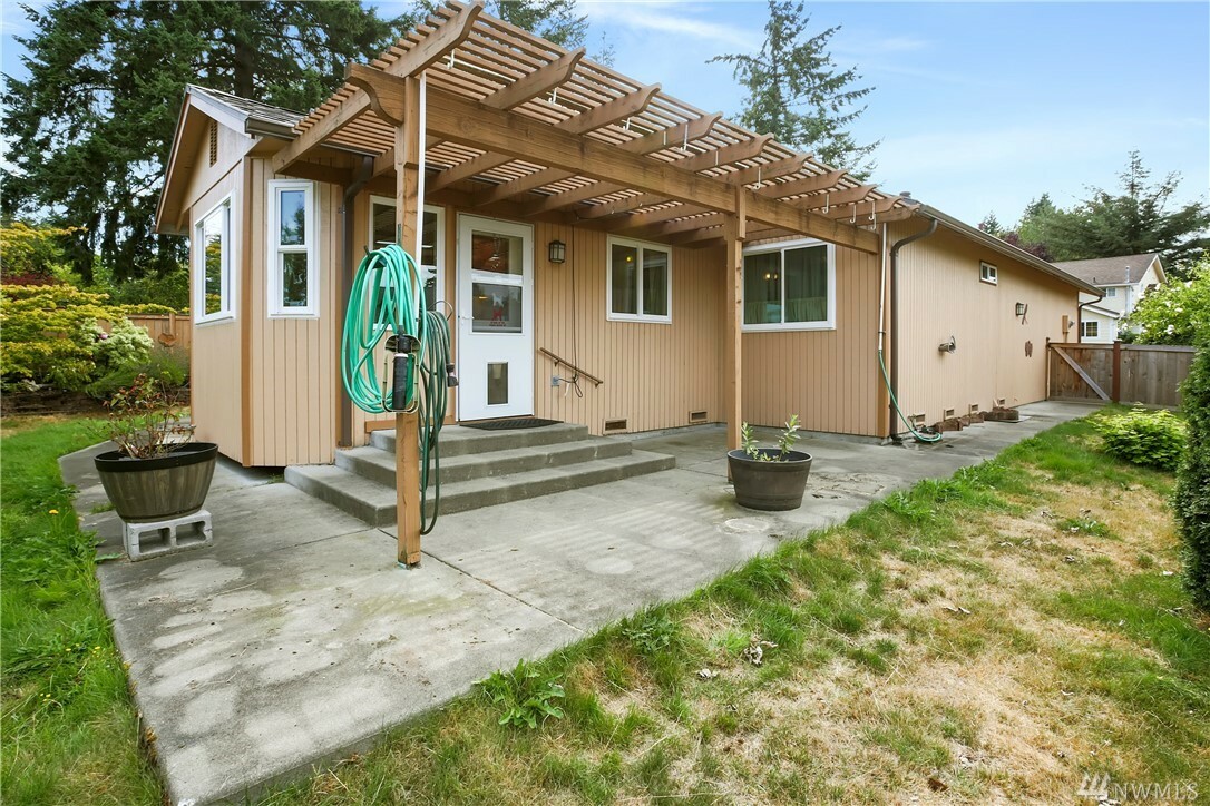 Property Photo:  177 Campbell Lane  WA 98366 