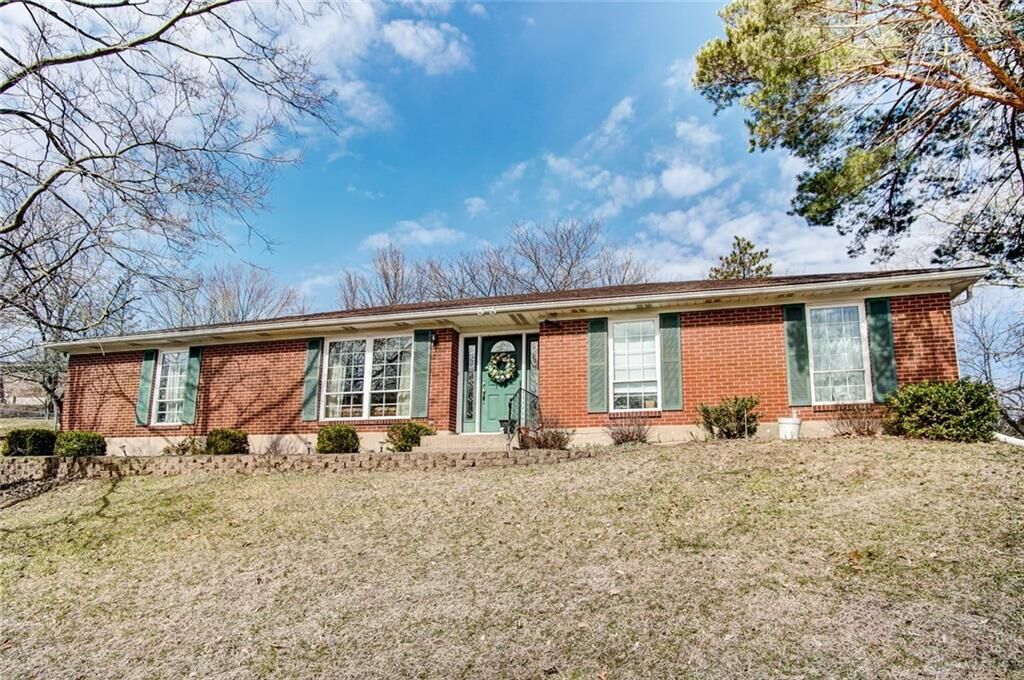 Property Photo: 523 Lincoln Green Drive OH 45449