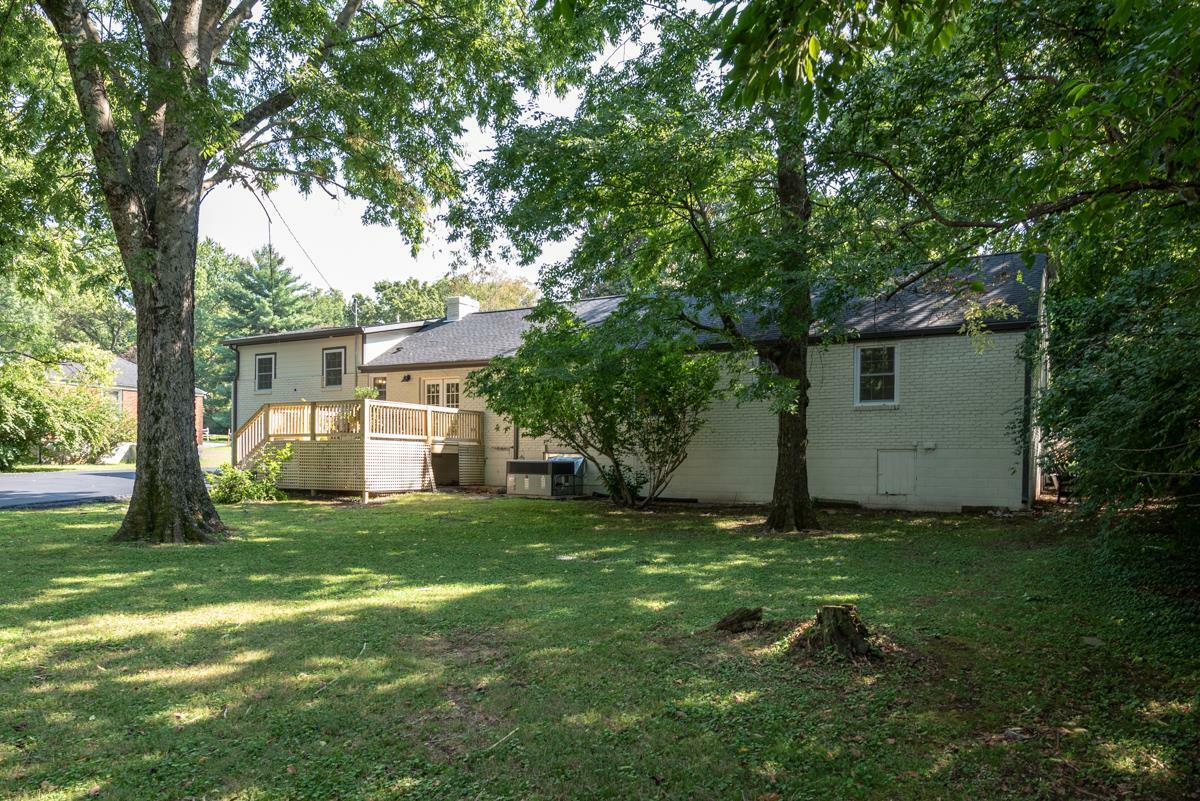 Property Photo: 910 Tower Pl TN 37204