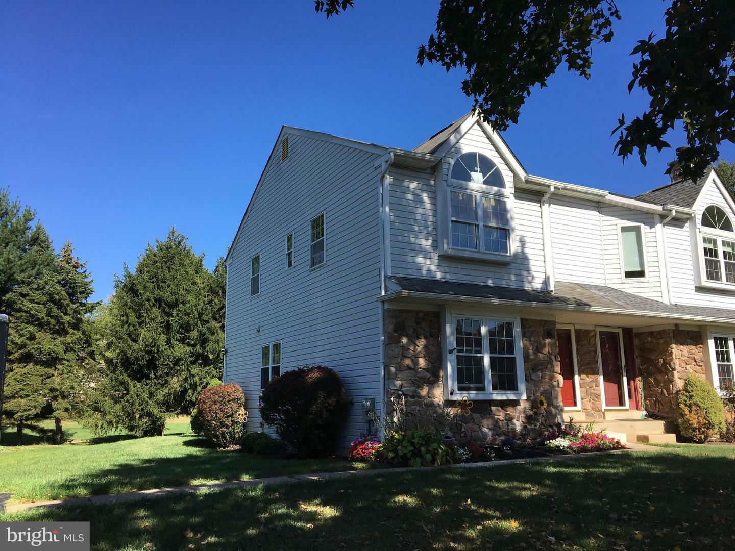 Property Photo:  31 Pearl Drive  PA 18901 