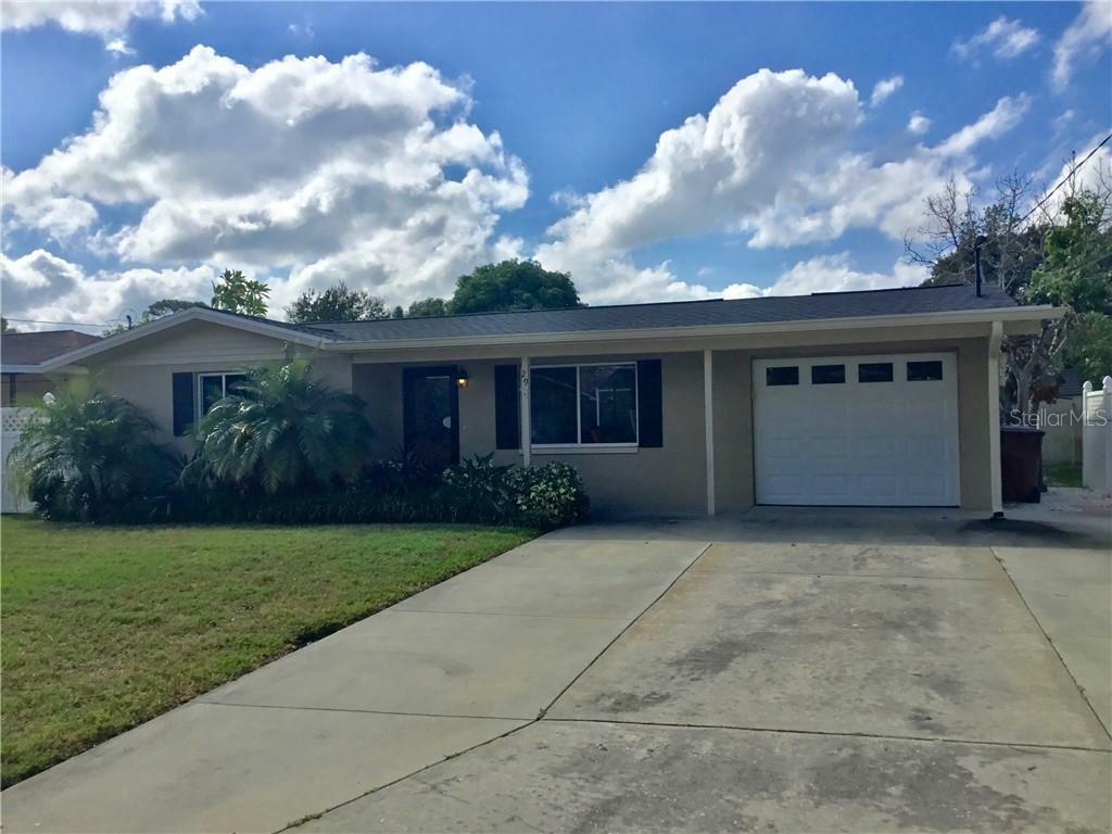 Property Photo:  29 Oak Avenue  FL 34684 