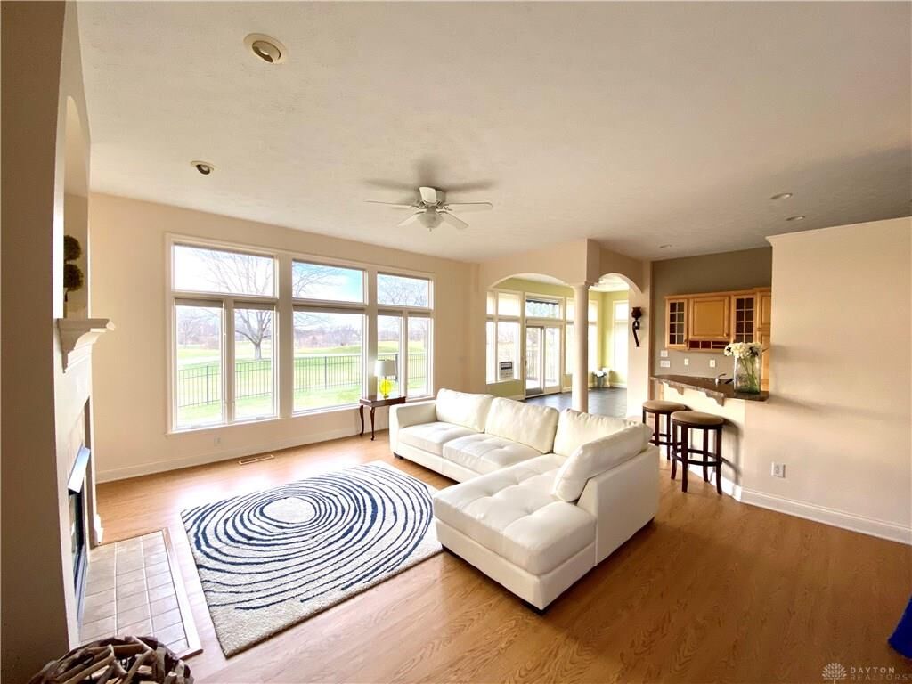 Property Photo: 1045 Wedgestone Court OH 45458