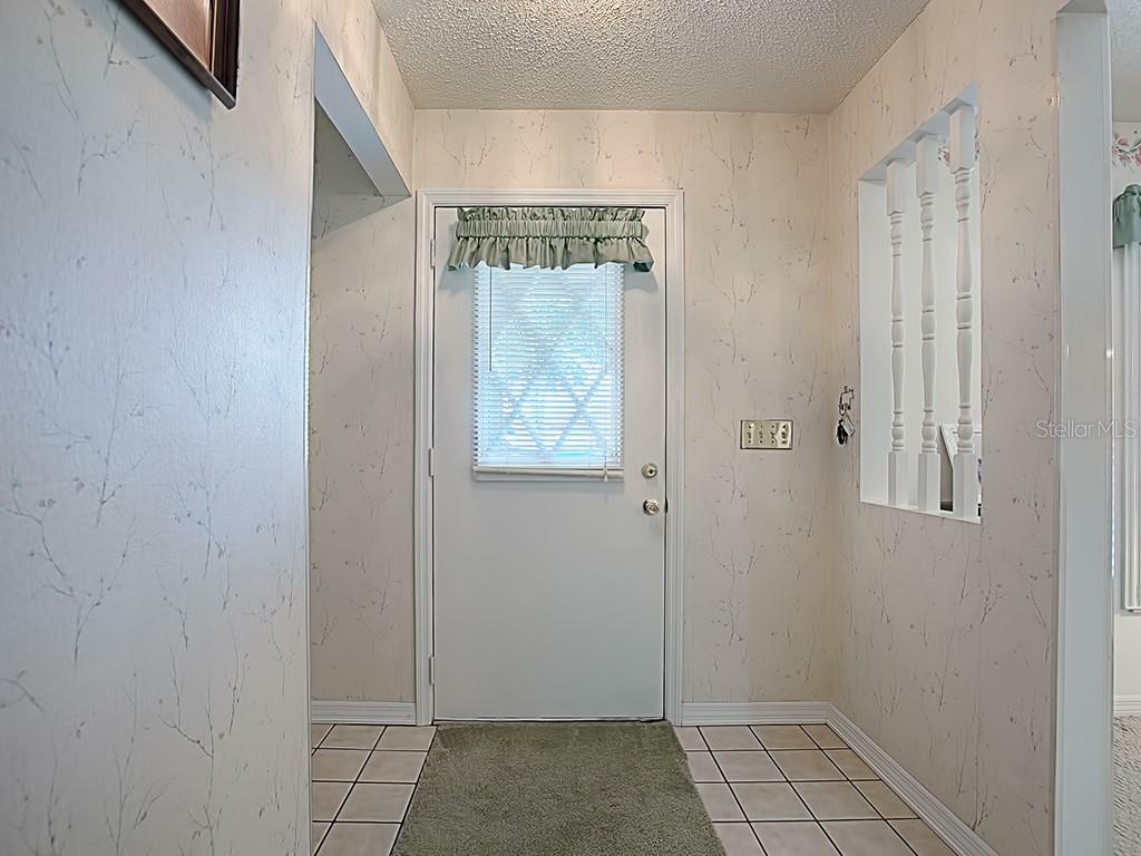 Property Photo:  503 South Avenue  FL 32726 