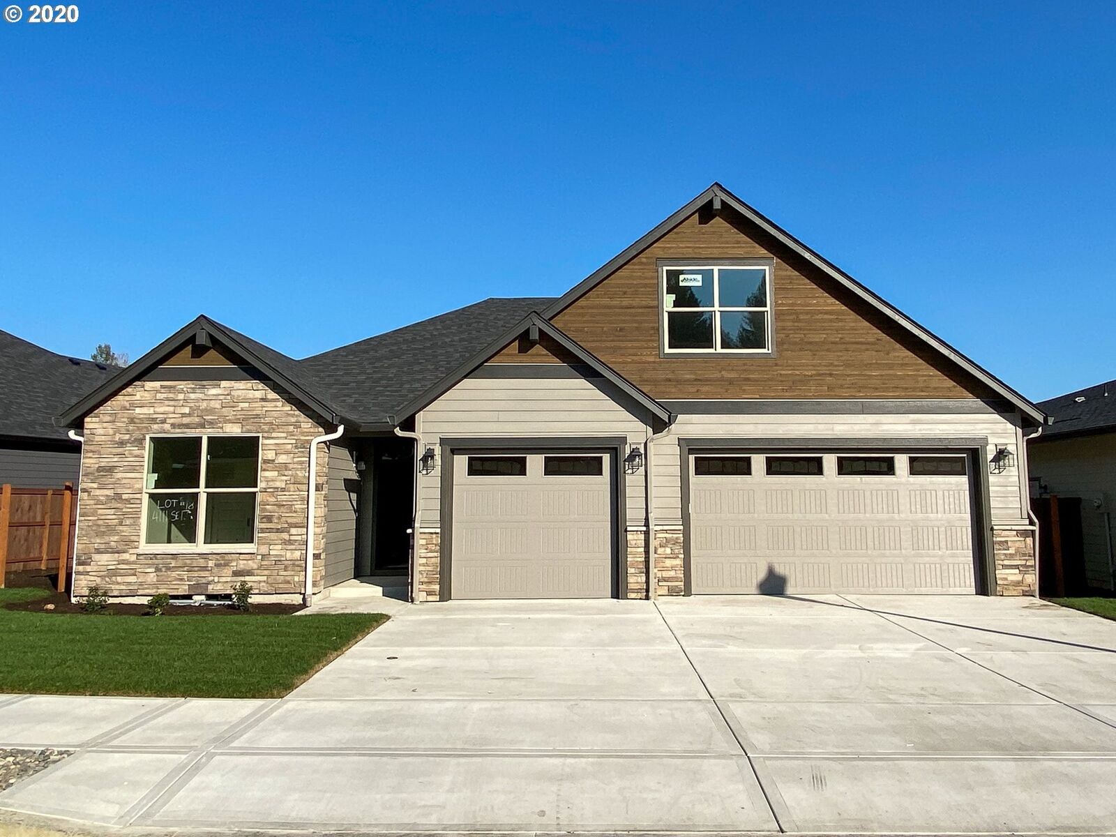 Property Photo:  4111 SE 17th Ave  WA 98606 