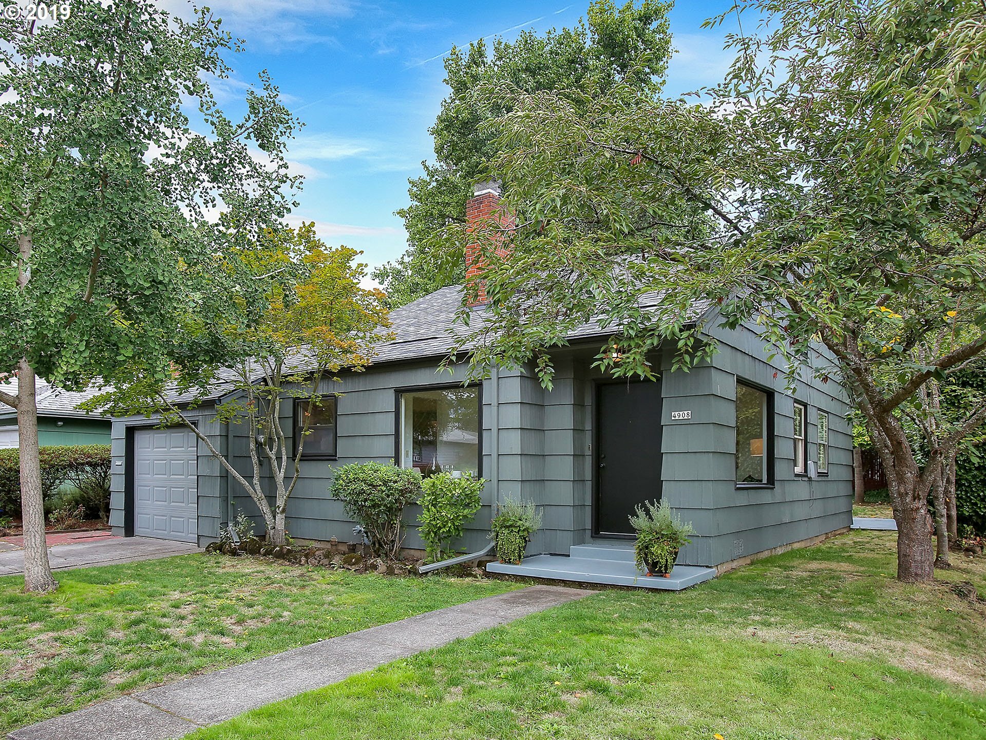 Property Photo:  4908 SE 44th Ave  OR 97206 