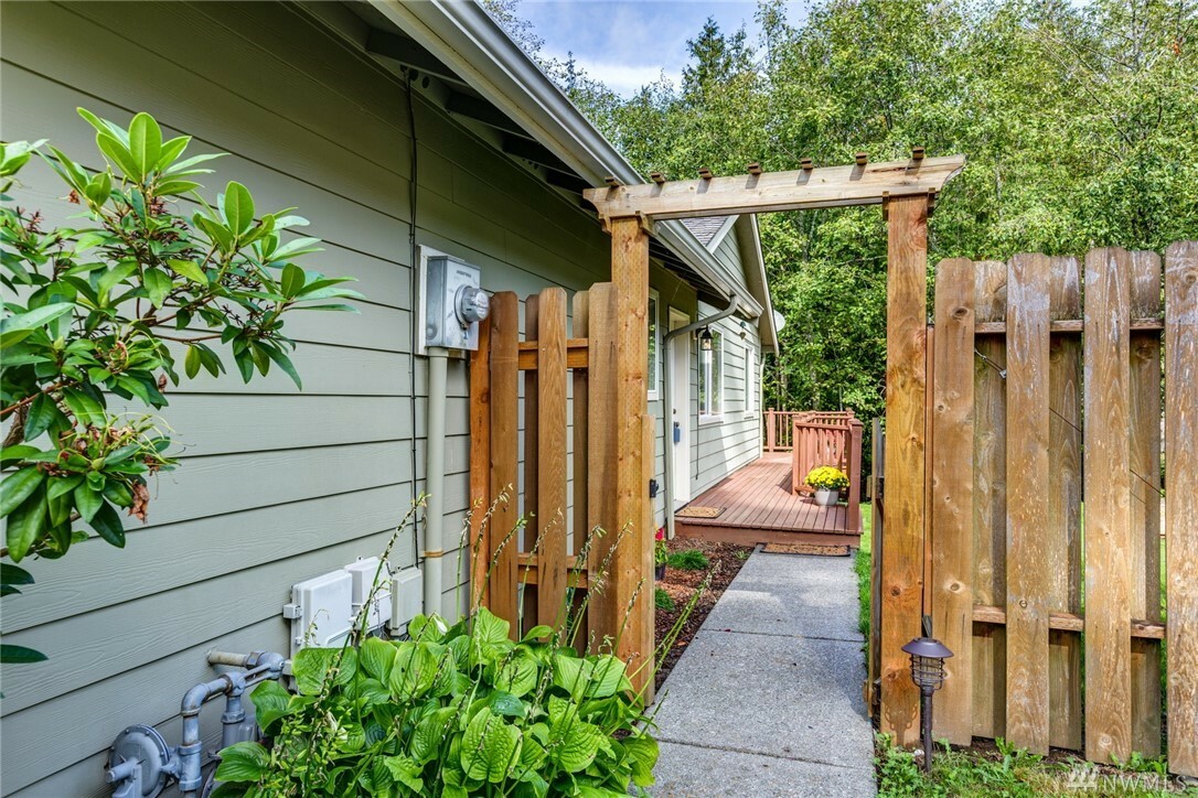 Property Photo:  1508 Roma Rd  WA 98226 