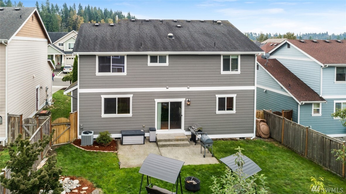 Property Photo: 18219 122nd St E WA 98391