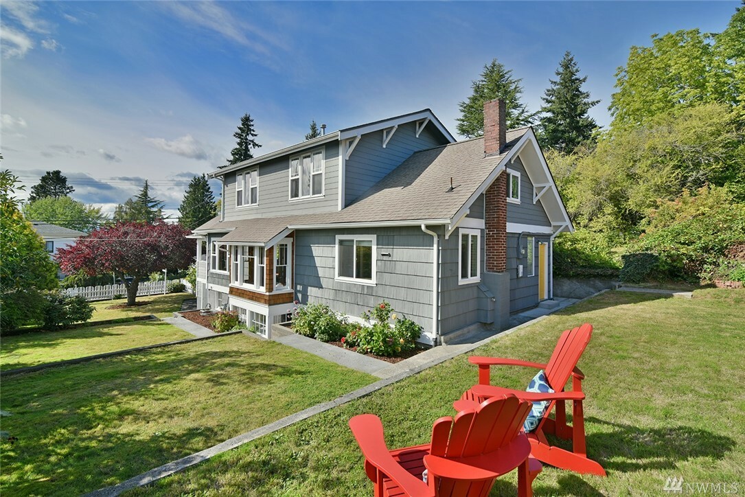 Property Photo:  1316 Perry Ave  WA 98310 