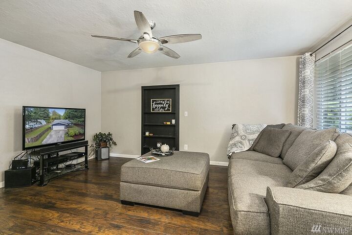 Property Photo: 7580 NE Harbor View Drive WA 98370