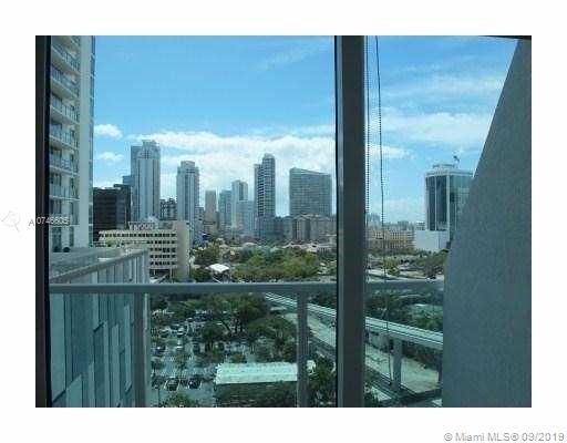 Property Photo: 41 SE 5th St 802 FL 33131